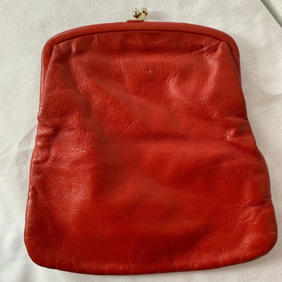 Vintage St. Thomas bright red Leather Fold-over Kisslock Clutch - Picture 4 of 11